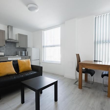 קינגסטון אפון הול Platform Stadium Apartment With Parking מראה חיצוני תמונה